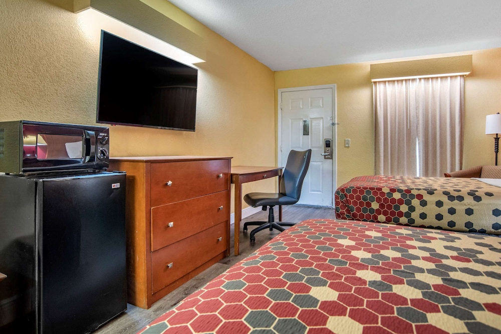 econolodge tupelo