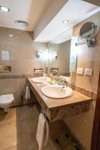 aracan eatabe luxor hotel