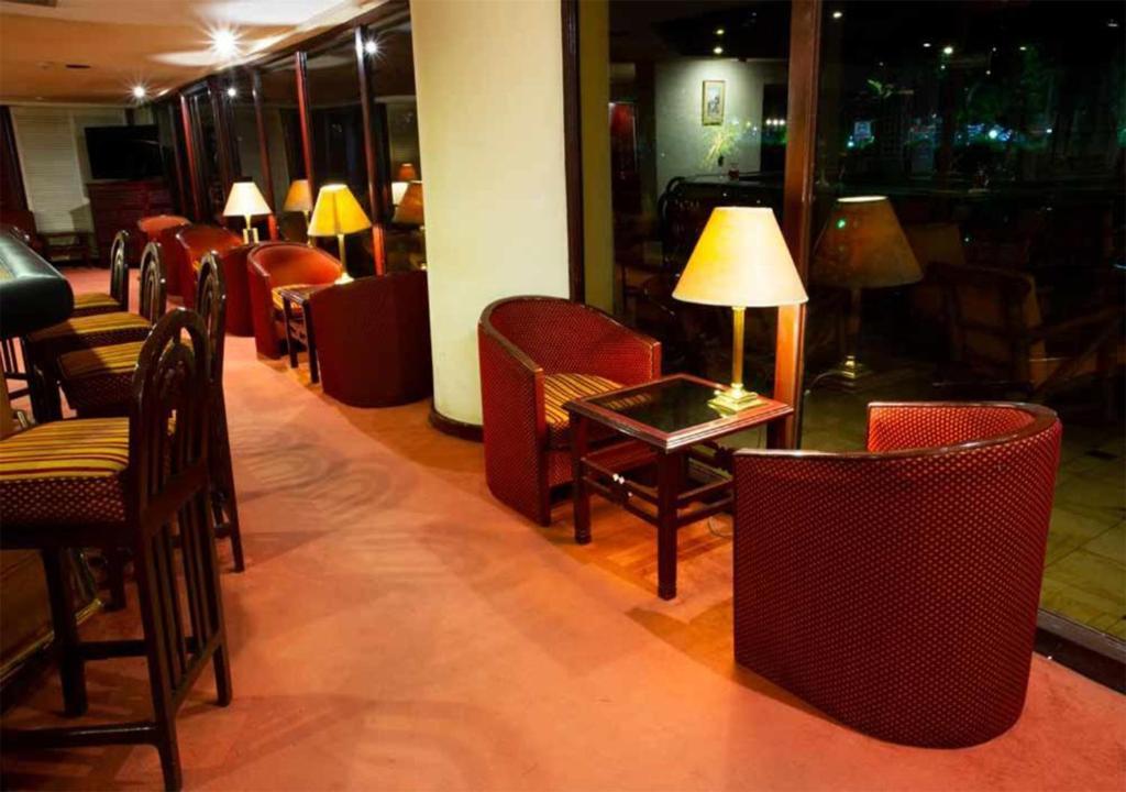 aracan eatabe luxor hotel