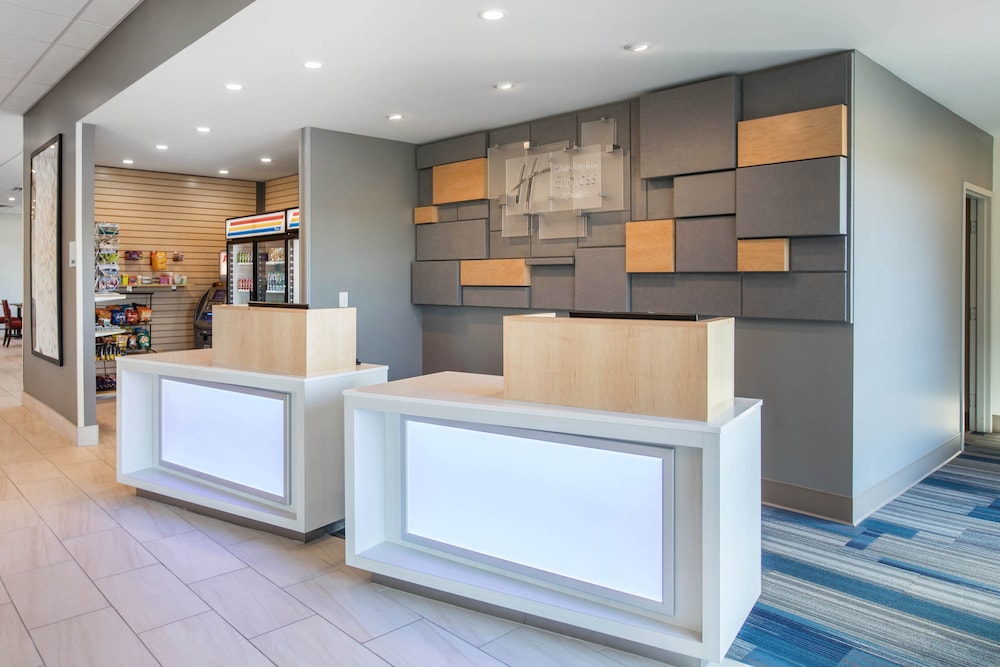holiday inn express and suites ludington by ihg