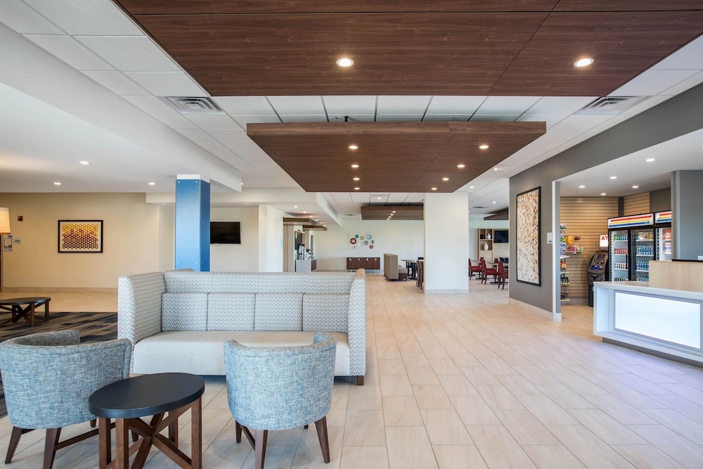 holiday inn express and suites ludington by ihg