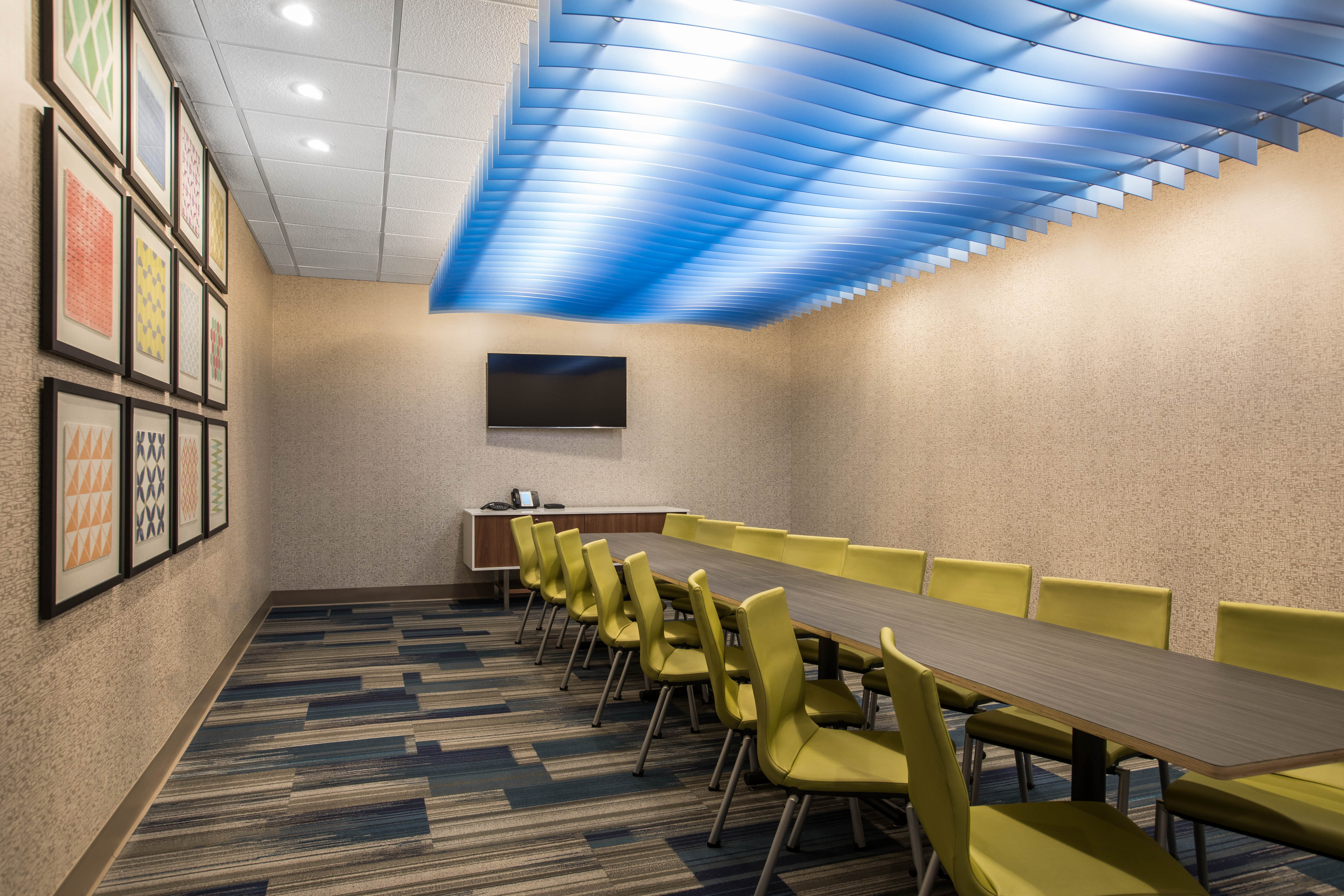 holiday inn express and suites ludington by ihg