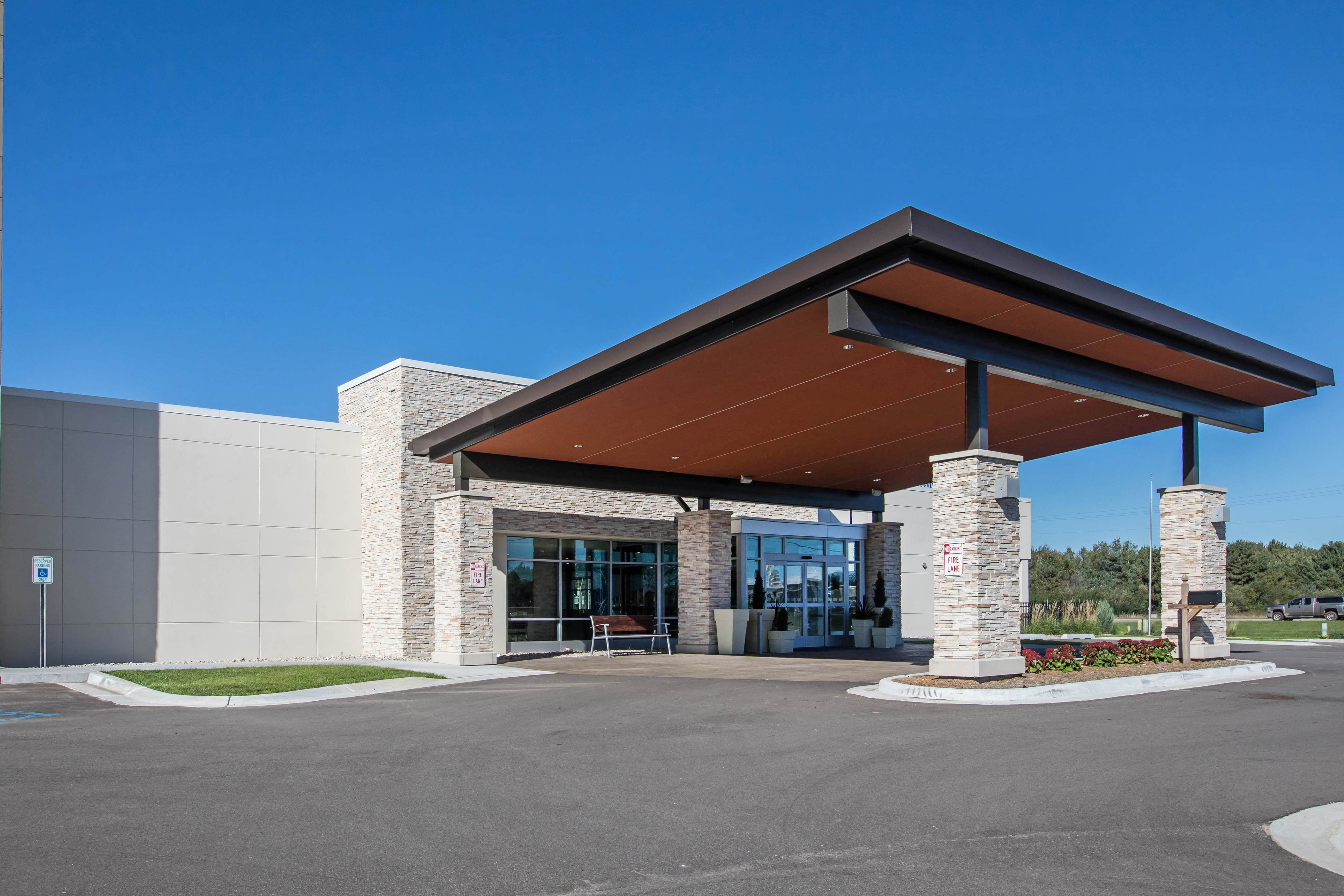 holiday inn express and suites ludington by ihg