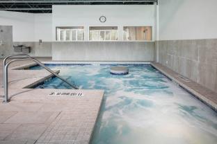 holiday inn express and suites ludington by ihg