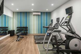 holiday inn express and suites ludington by ihg
