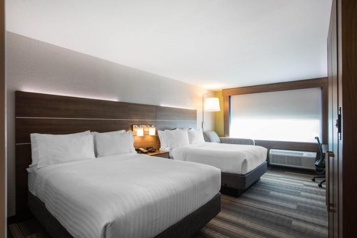 holiday inn express and suites ludington by ihg