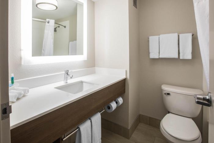 holiday inn express and suites ludington by ihg