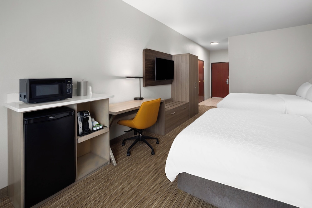 holiday inn express hotel and suites acme traverse city