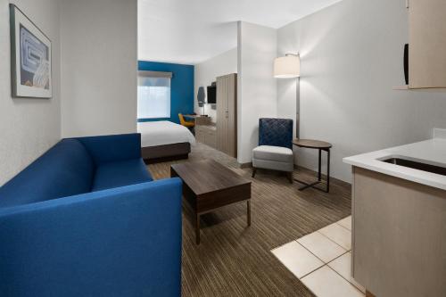 holiday inn express hotel and suites acme traverse city