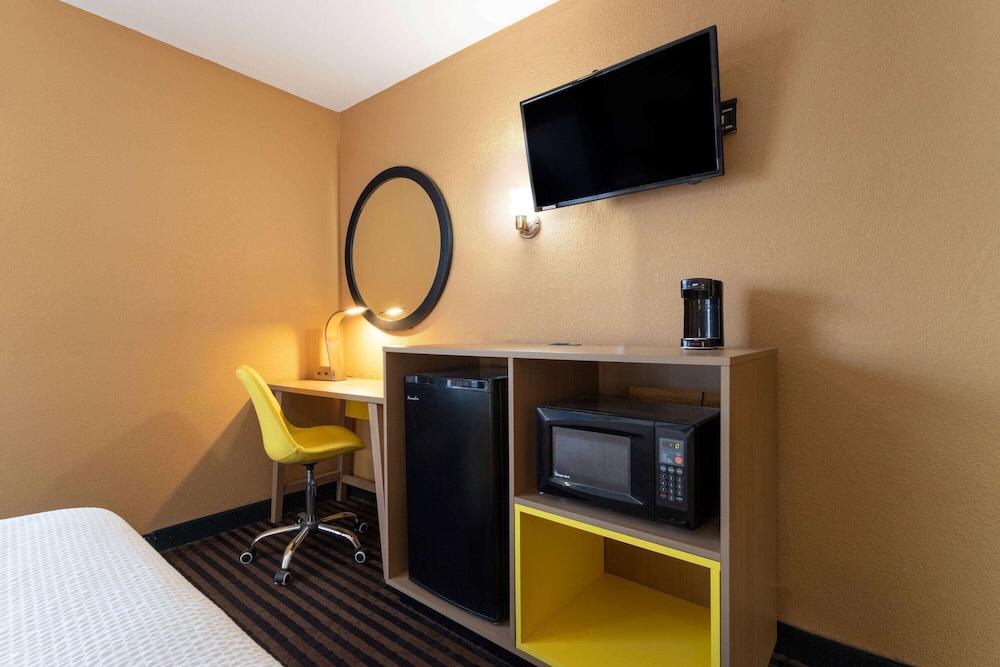 days inn by wyndham anderson in