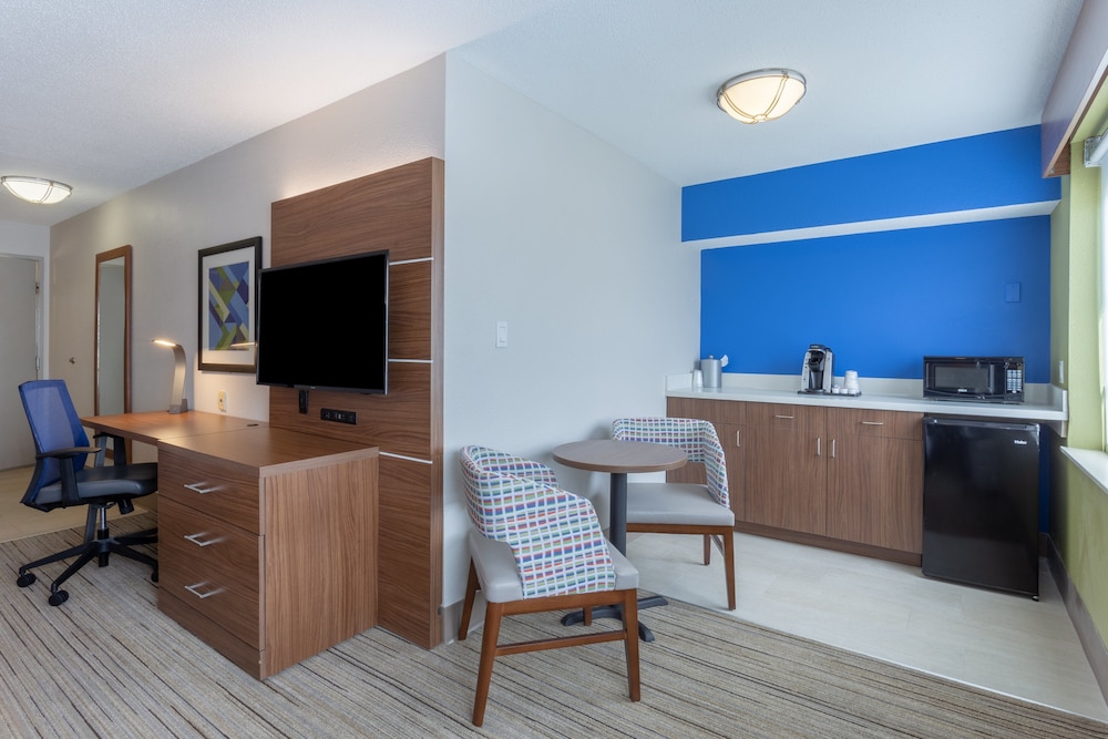 holiday inn express and suites scottsburg by ihg