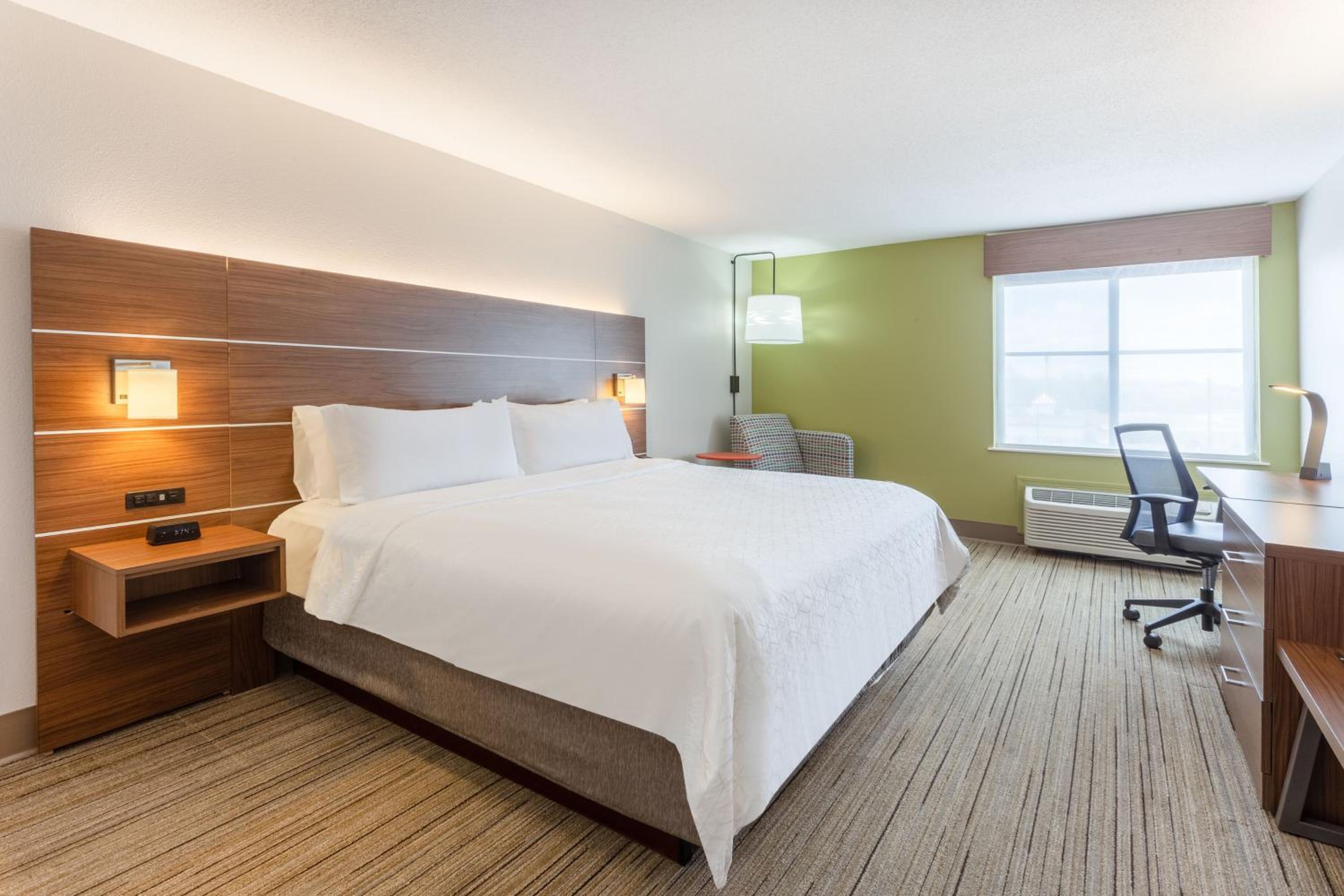 holiday inn express and suites scottsburg by ihg