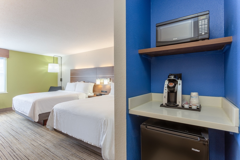 holiday inn express and suites scottsburg by ihg