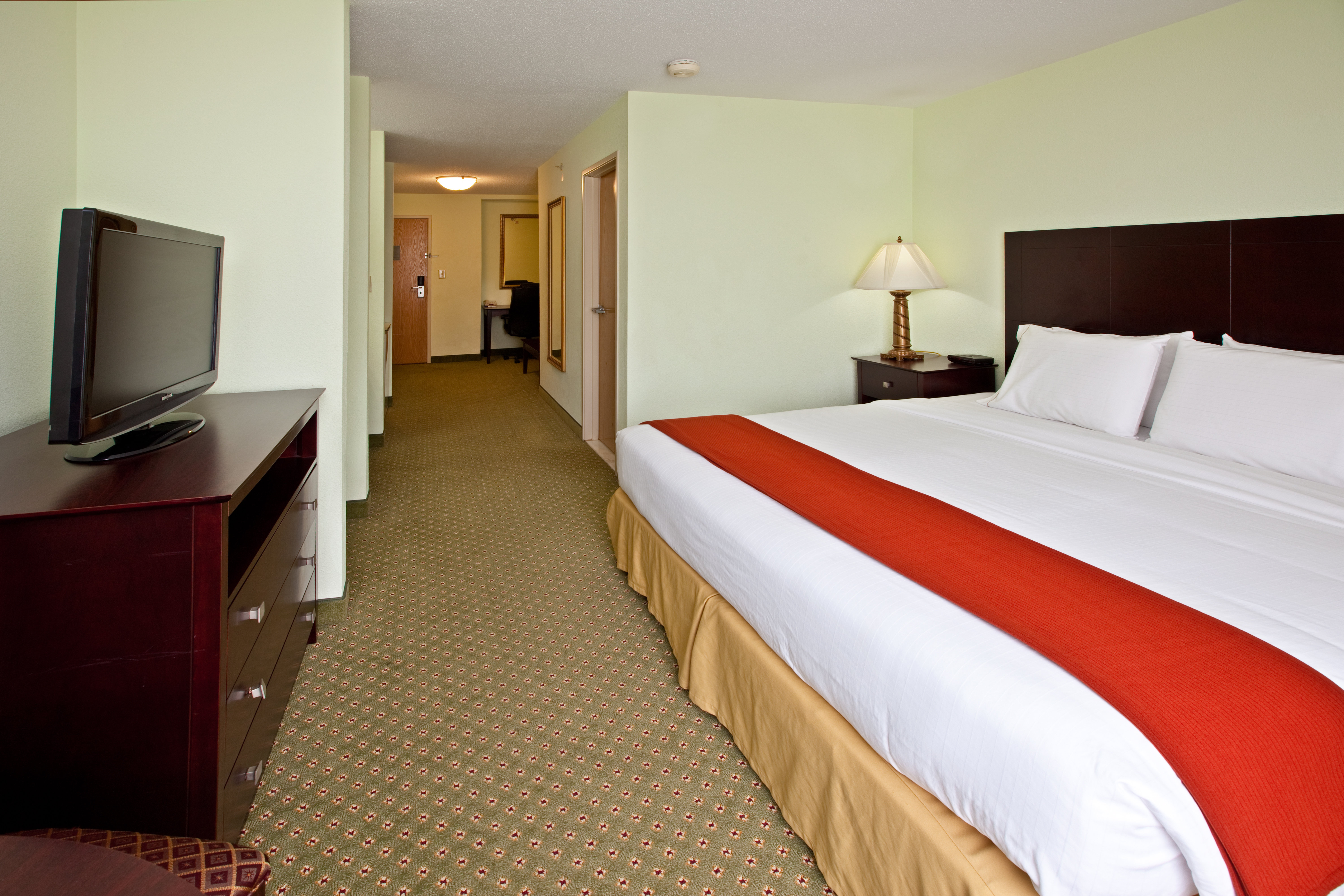 holiday inn express and suites scottsburg by ihg