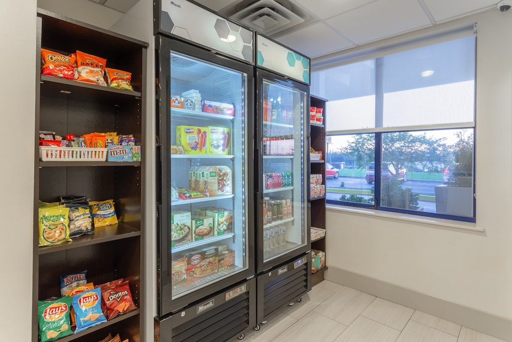 holiday inn express and suites scottsburg by ihg