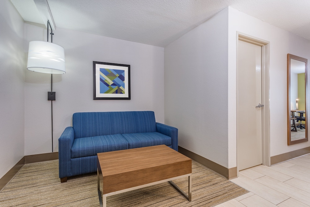 holiday inn express and suites scottsburg by ihg