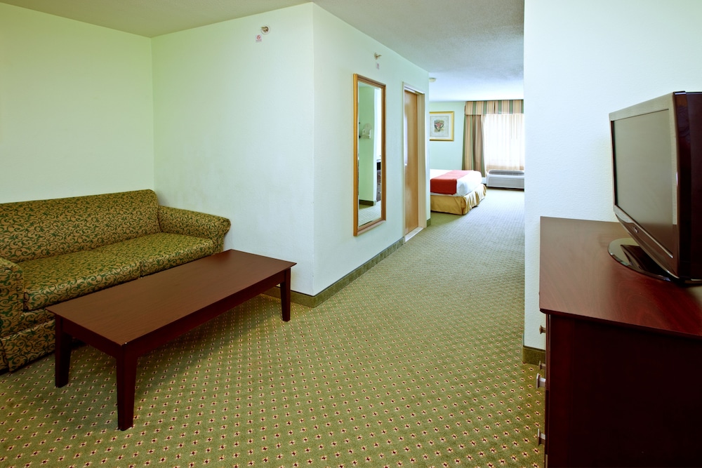 holiday inn express and suites scottsburg by ihg