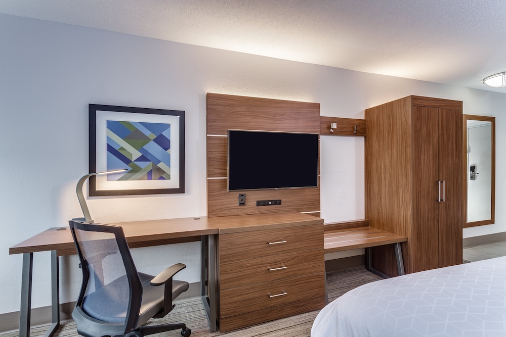 holiday inn express and suites scottsburg by ihg