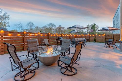 holiday inn express and suites scottsburg by ihg