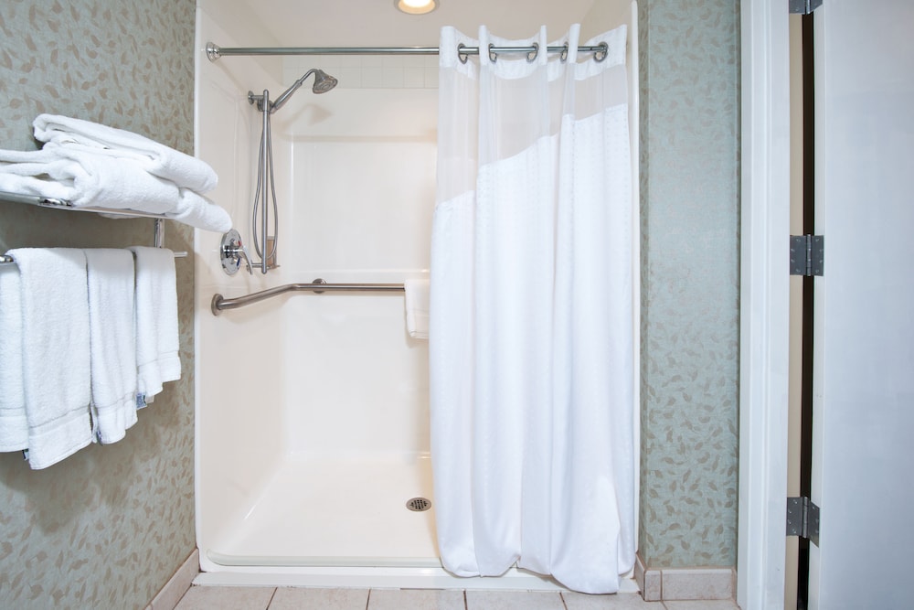 holiday inn express exton by ihg