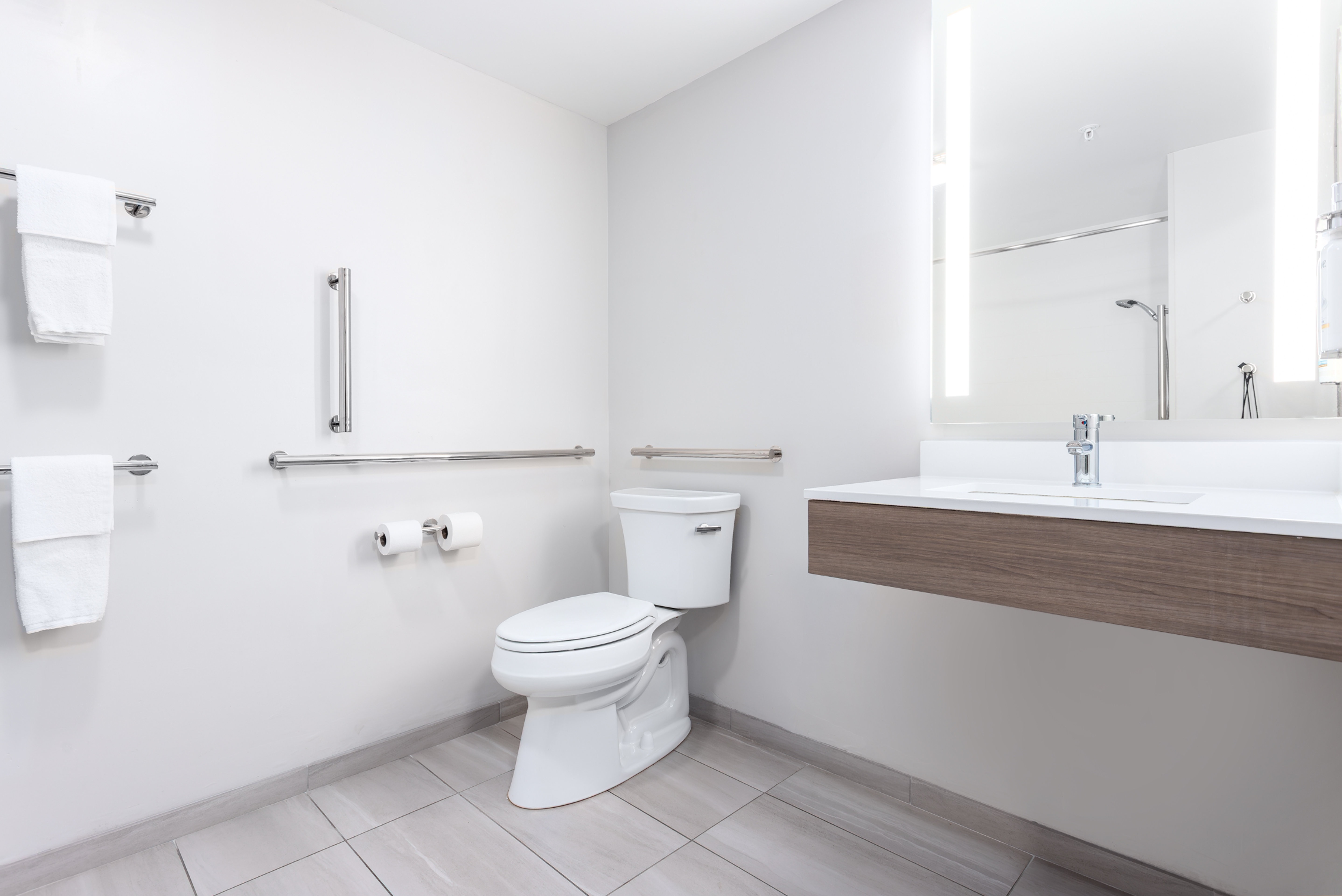 holiday inn express and suites lancaster by ihg