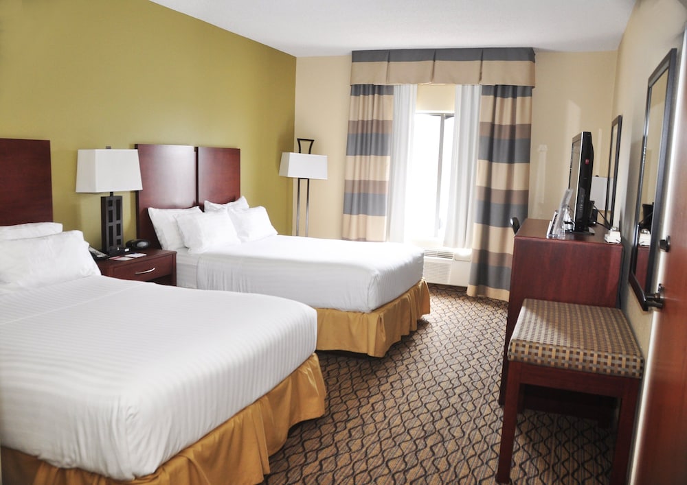 holiday inn express and suites lancaster by ihg