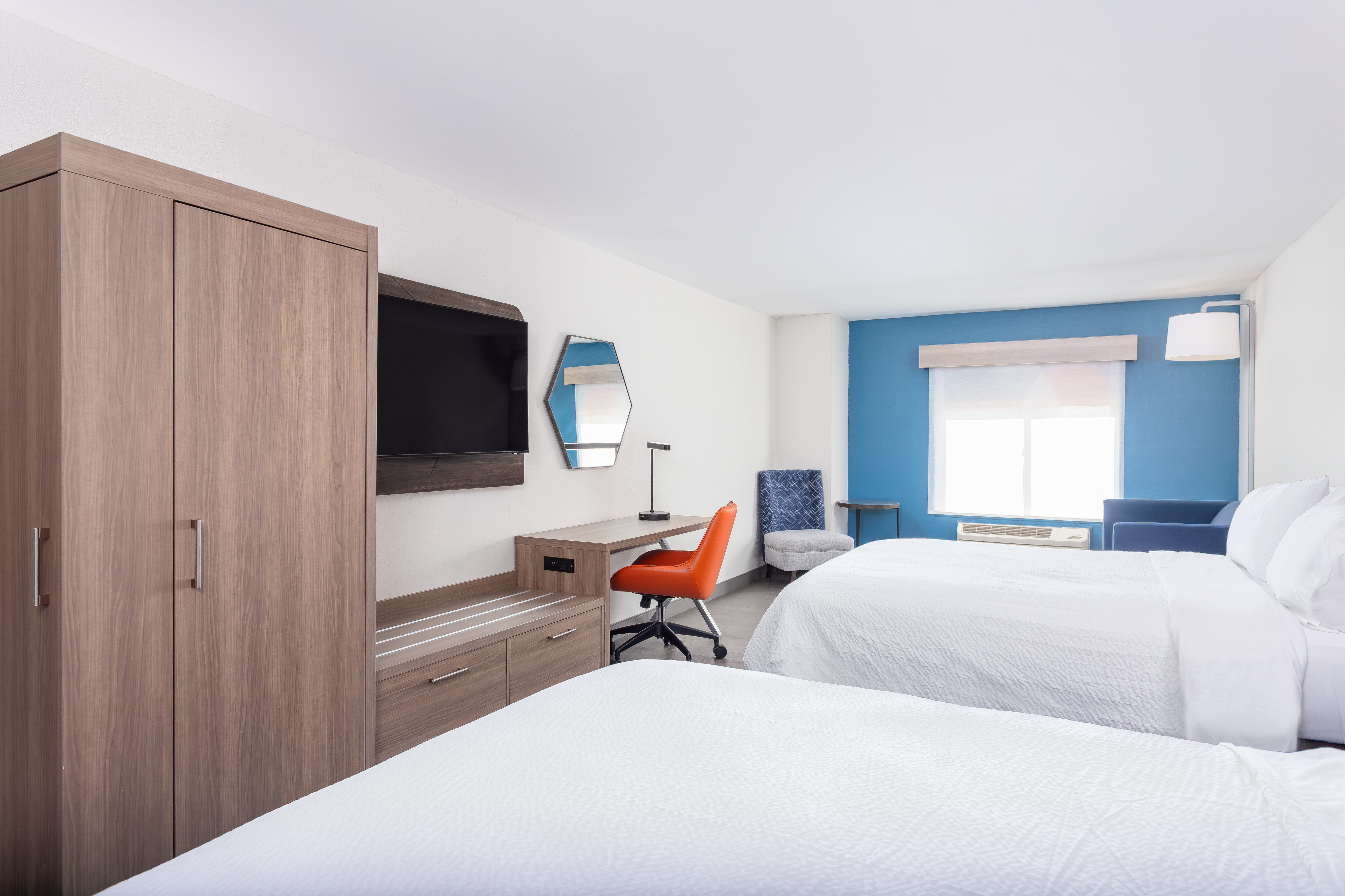 holiday inn express and suites lancaster by ihg