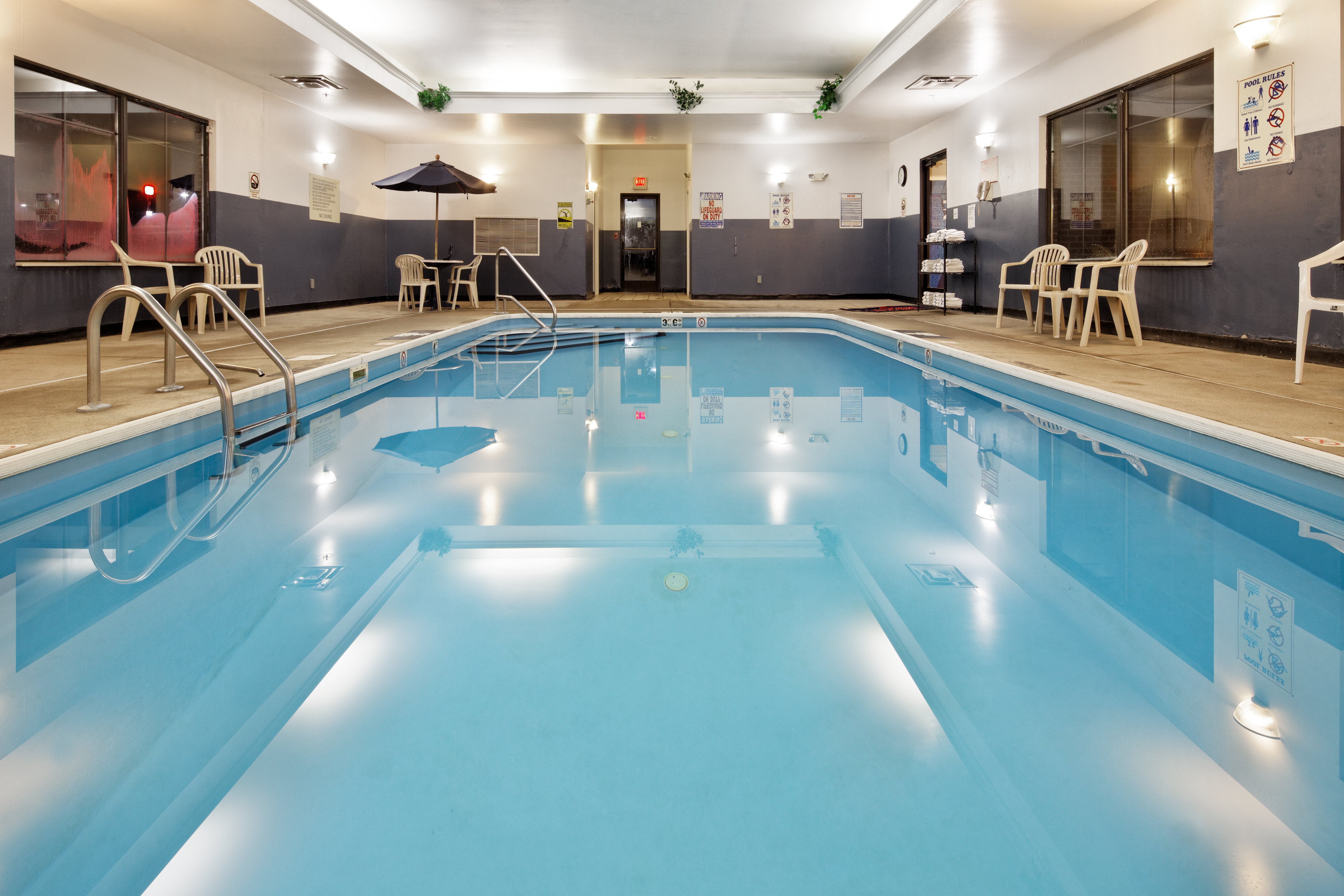 holiday inn express and suites lancaster by ihg
