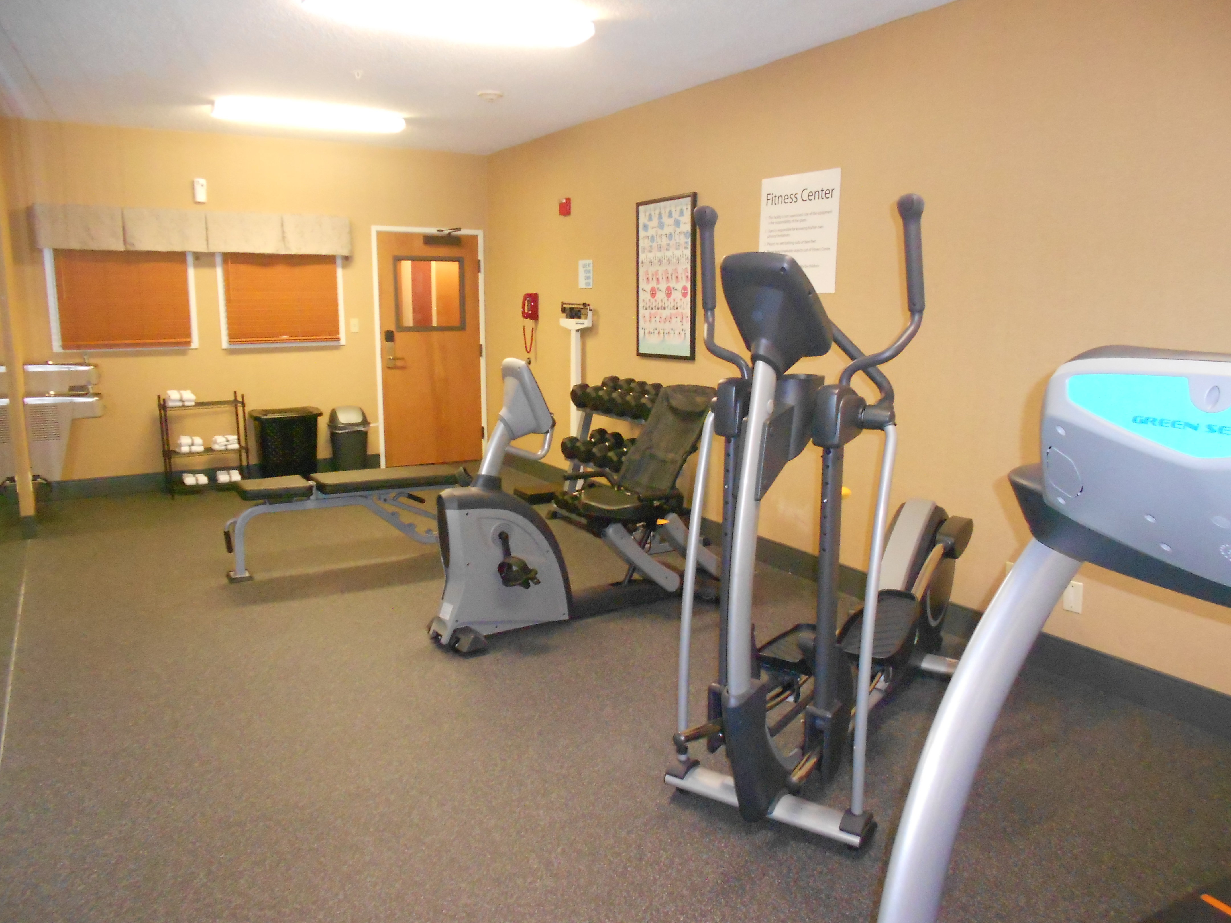 holiday inn express and suites lancaster by ihg