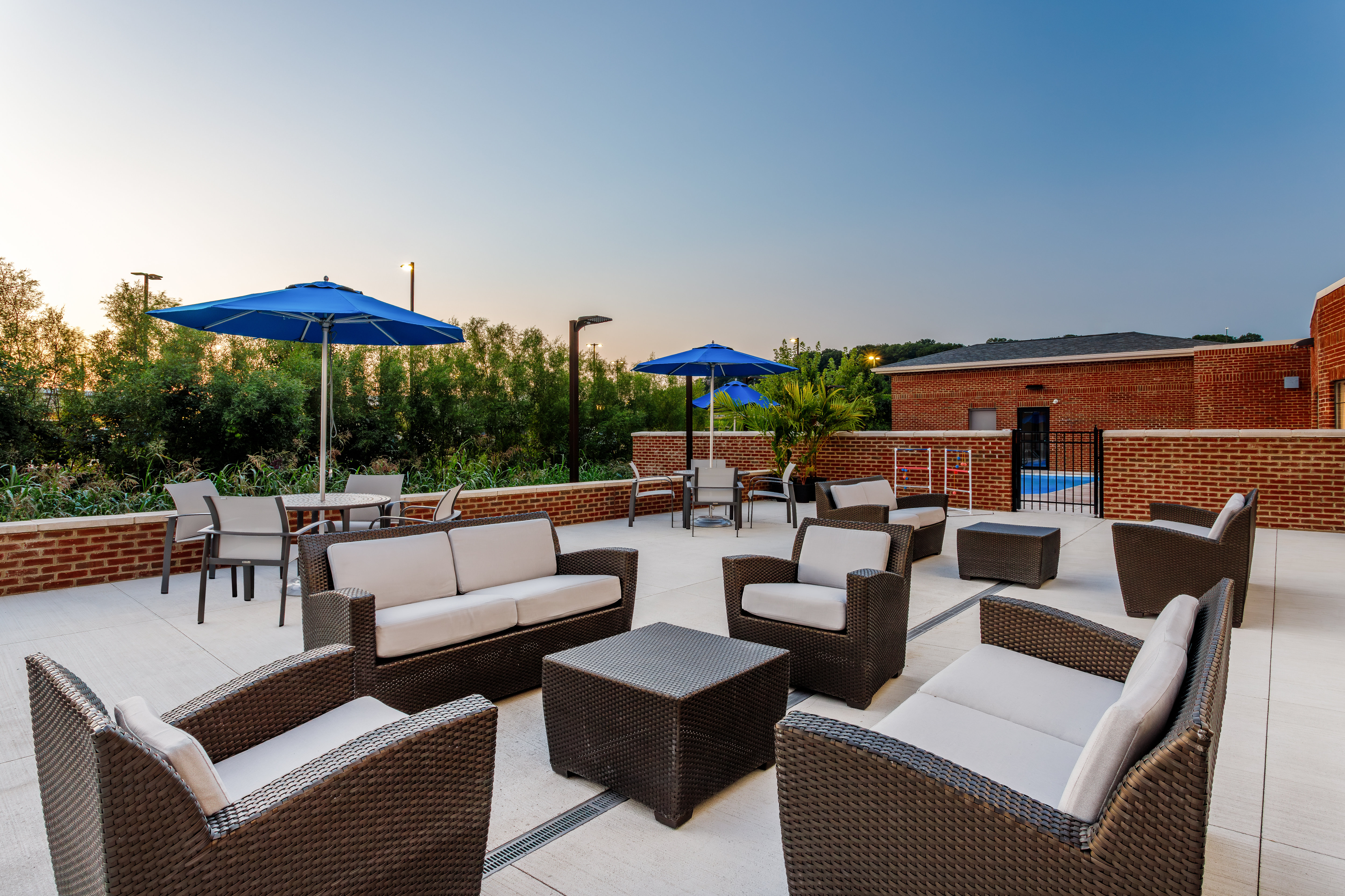 holiday inn express and suites lancaster by ihg