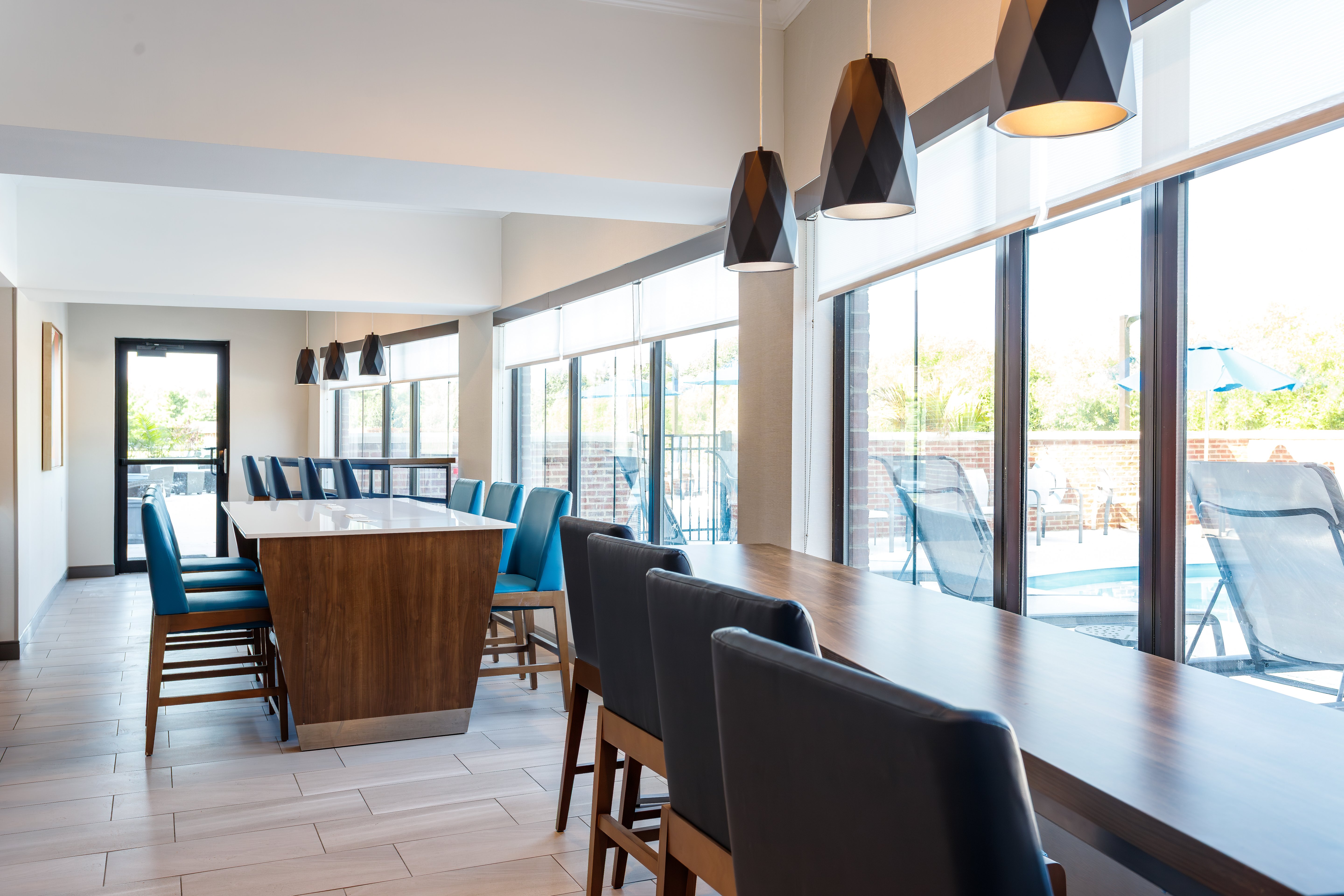 holiday inn express and suites lancaster by ihg