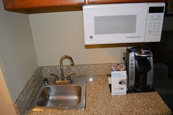 Holiday Inn Express & Suites Lancaster By Ihg,Fairfield>>Columbus,3 star