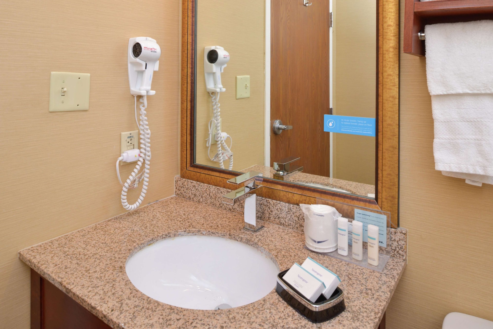 hampton inn columbus east