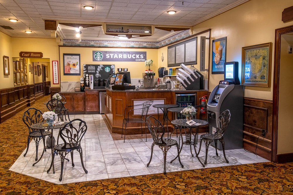 the lafayette a grand riverboat era hotel