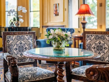 The Lafayette A Grand Riverboat Era Hotel,Parkersburg>>Marietta,3 star