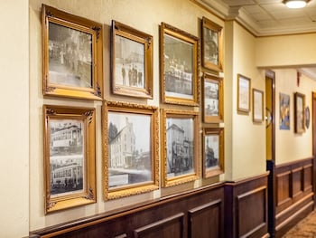 The Lafayette A Grand Riverboat Era Hotel,Parkersburg>>Marietta,3 star