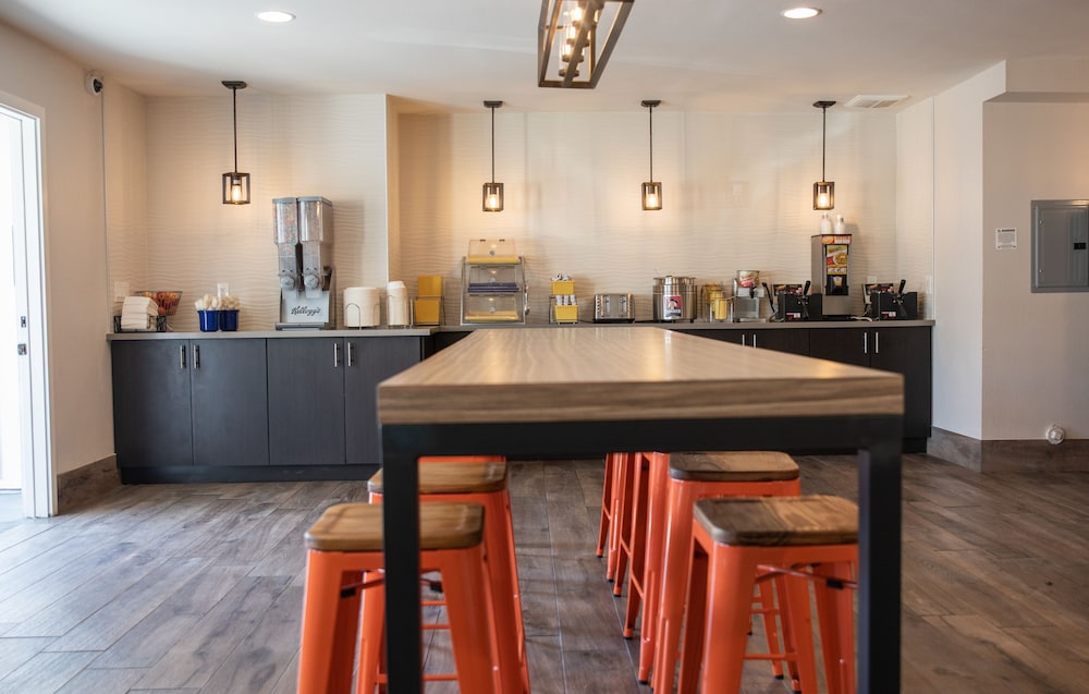 Days Inn By Wyndham Monterey Downtown,California>>Monterey,2 star