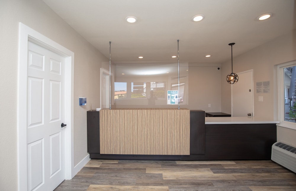 Days Inn By Wyndham Monterey Downtown,California>>Monterey,2 star