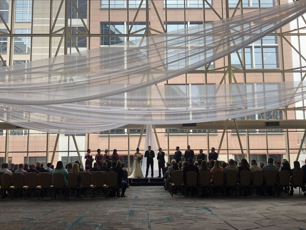 doubletree by hilton hotel st paul downtown