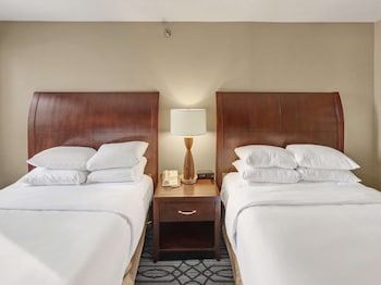 doubletree by hilton hotel st paul downtown