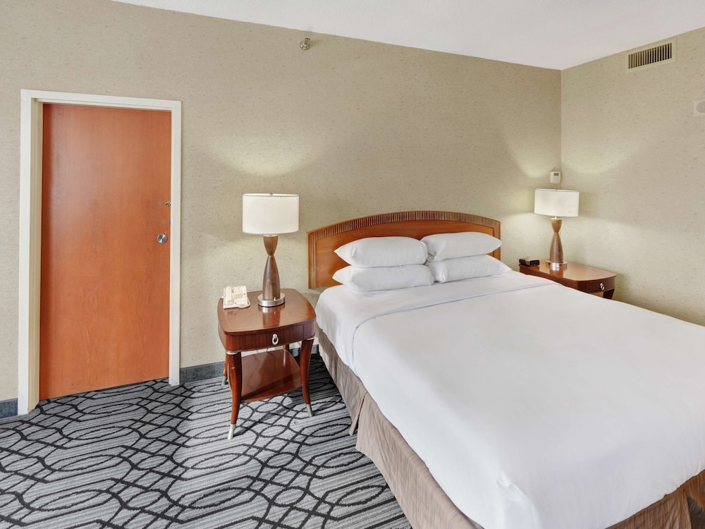 doubletree by hilton hotel st paul downtown