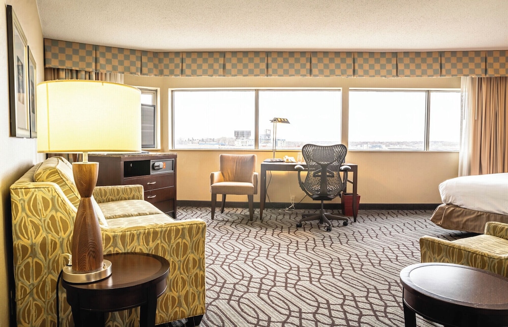 doubletree by hilton hotel st paul downtown