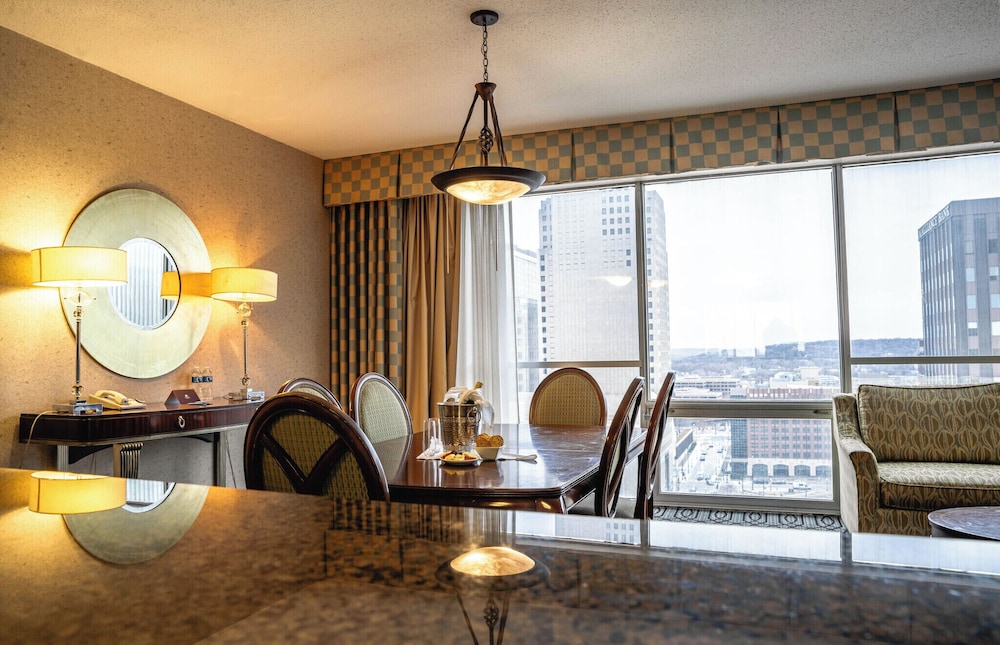 doubletree by hilton hotel st paul downtown