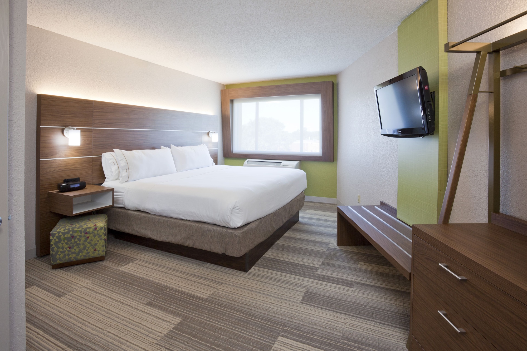 holiday inn express and suites golden valley