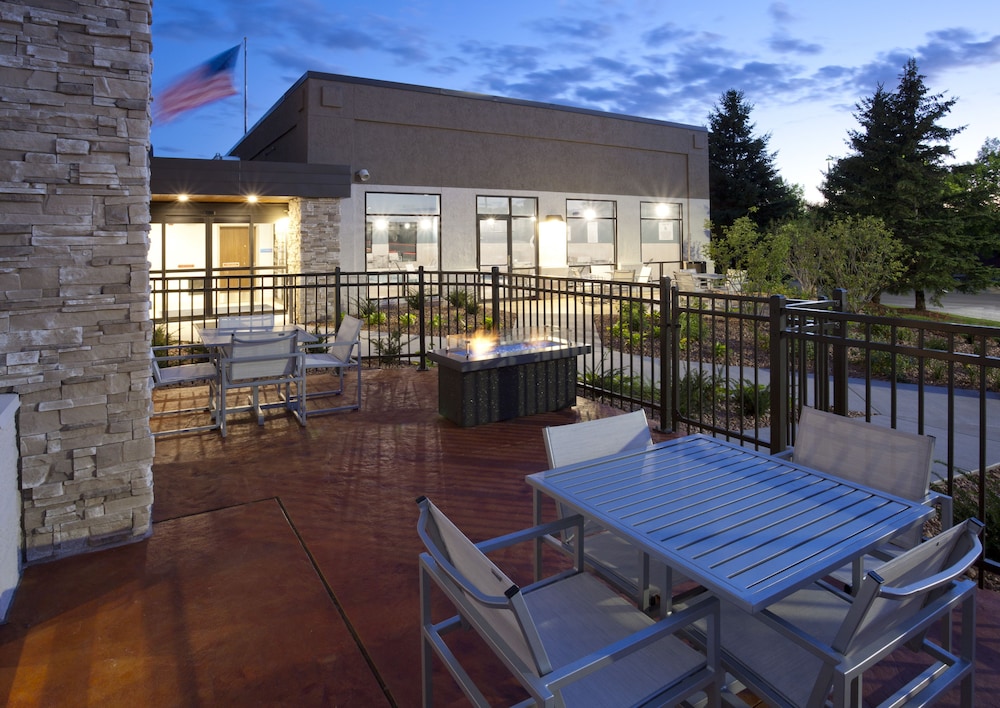 holiday inn express and suites golden valley
