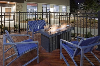 holiday inn express and suites golden valley