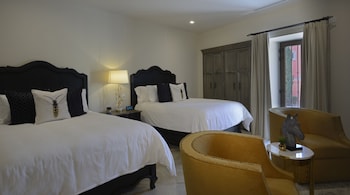 small luxury hotel el golpe de vista