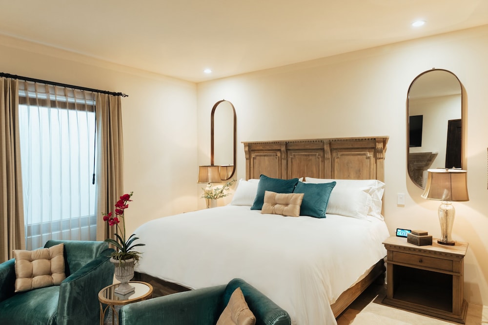 small luxury hotel el golpe de vista