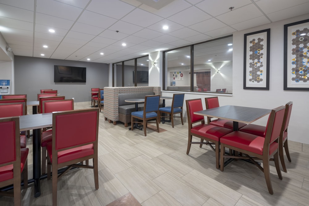 holiday inn express minneapolis coon rapids blaine by ihg