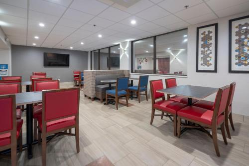 holiday inn express minneapolis coon rapids blaine by ihg